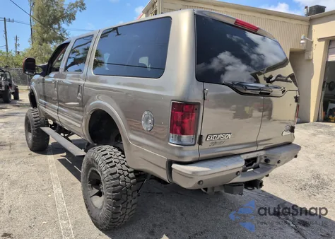 2004 Ford Excursion from USA, damaged, VIN 1FMSU43P44EA56041